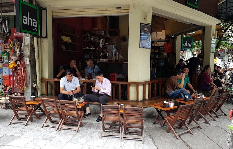 Đặc điểm của thiết kế quán cafe vỉa hè