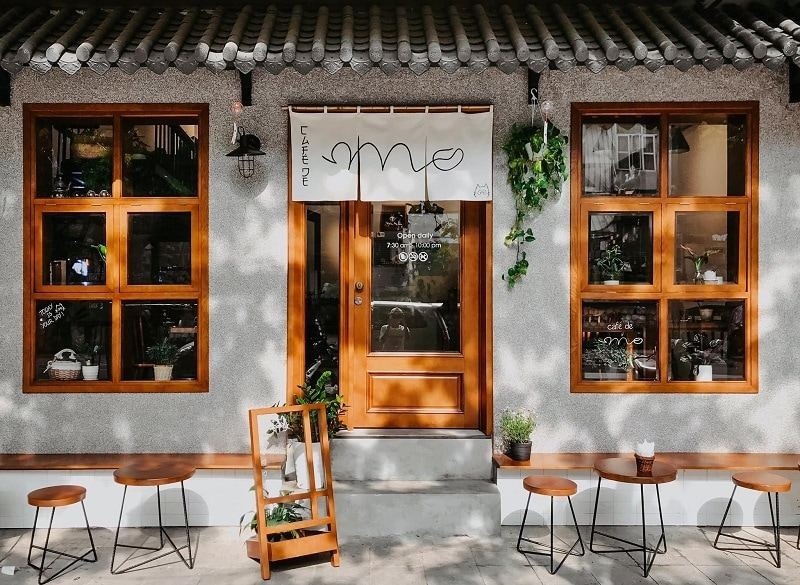 Mẫu thiết kế quán cafe vỉa hè phong cách hiện đại