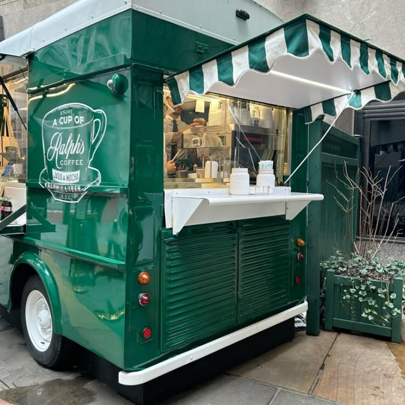 Thiết kế quán cafe take away tone màu nổi bật
