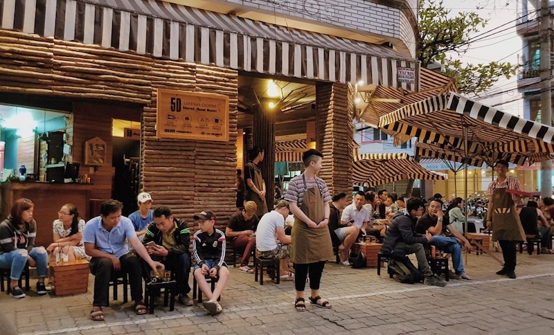 Đặc điểm của thiết kế quán cafe vỉa hè