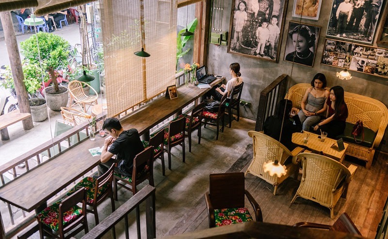 Mẫu thiết kế quán cafe vỉa hè phong cách vintage