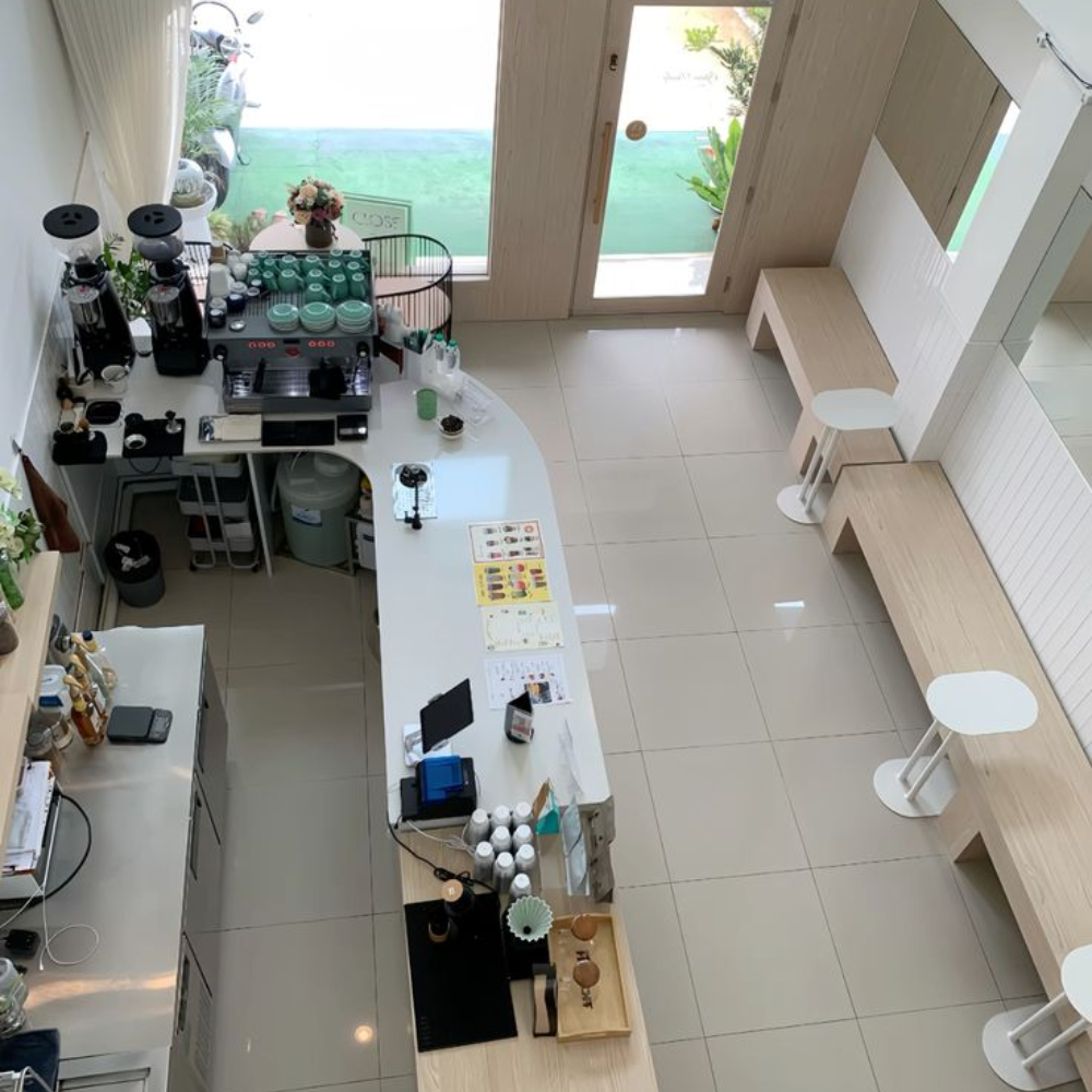 Không gian bên trong quán cafe cần bố trí thông minh