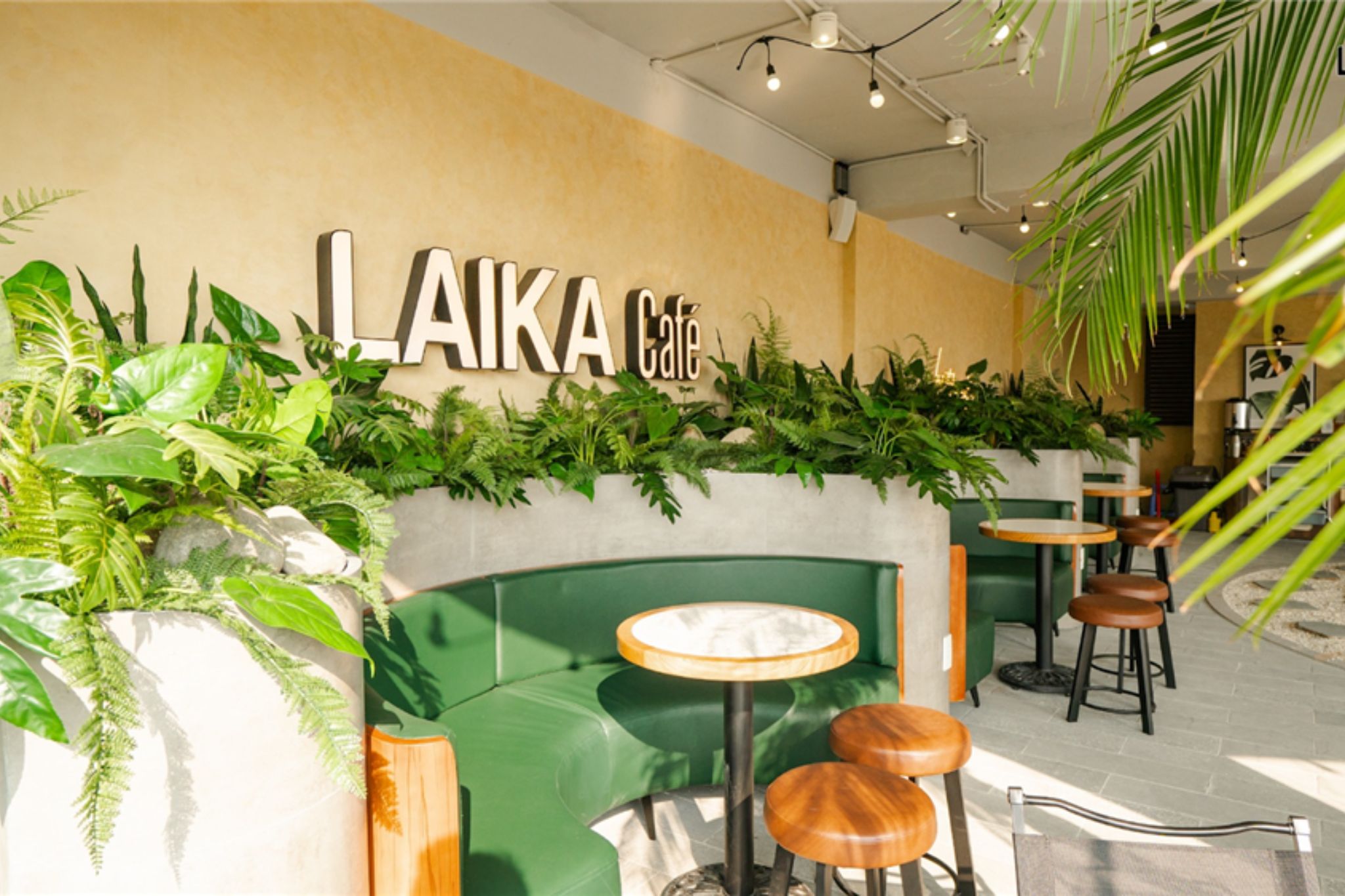 Laika Cafe hướng tới thiết kế quán Cafe phong cách mộc trẻ trung, năng động