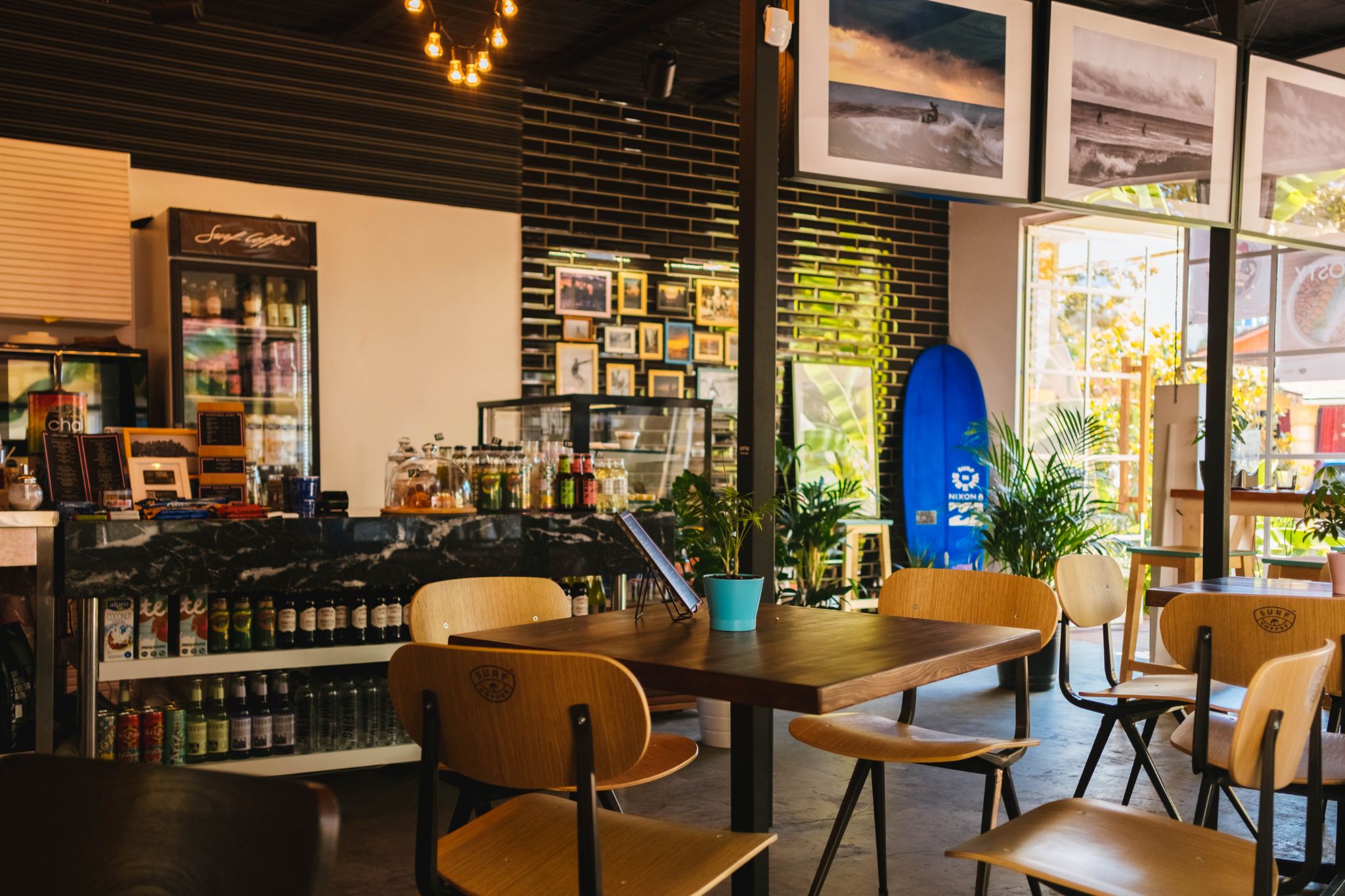 Đặc trưng của thiết kế quán cafe phong cách mộc