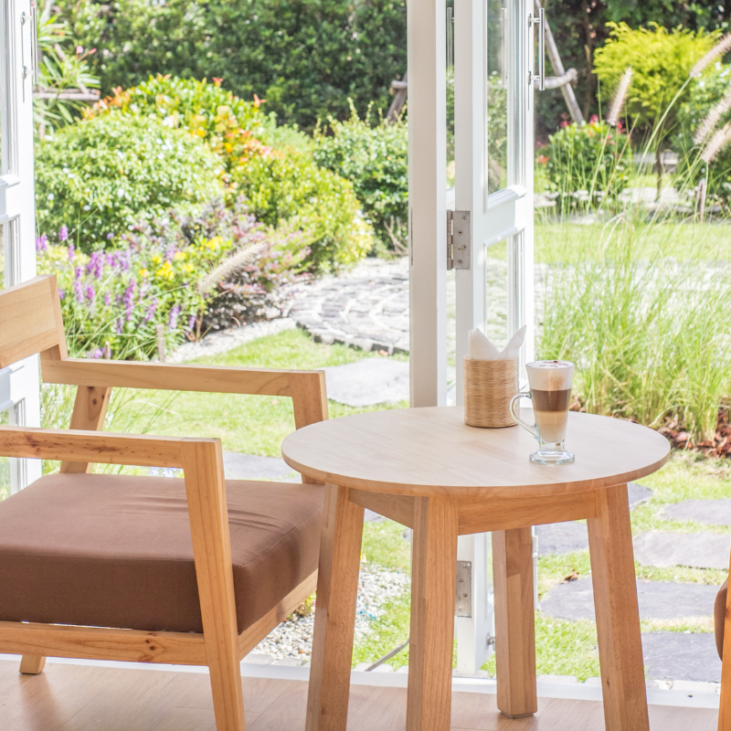 Quán cafe 30m2 nên kết hợp nhiều nguồn sáng