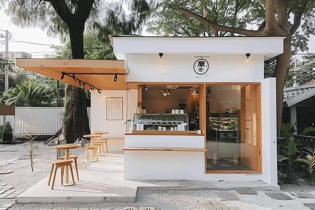 Mẫu thiết kế quán trà sữa mặt bằng nhỏ gọn, thiết kế tập trung vào công năng tối ưu. Mỗi góc đều được tính toán kỹ để đảm bảo sự thoáng đãng, tinh tế và dễ vận hành