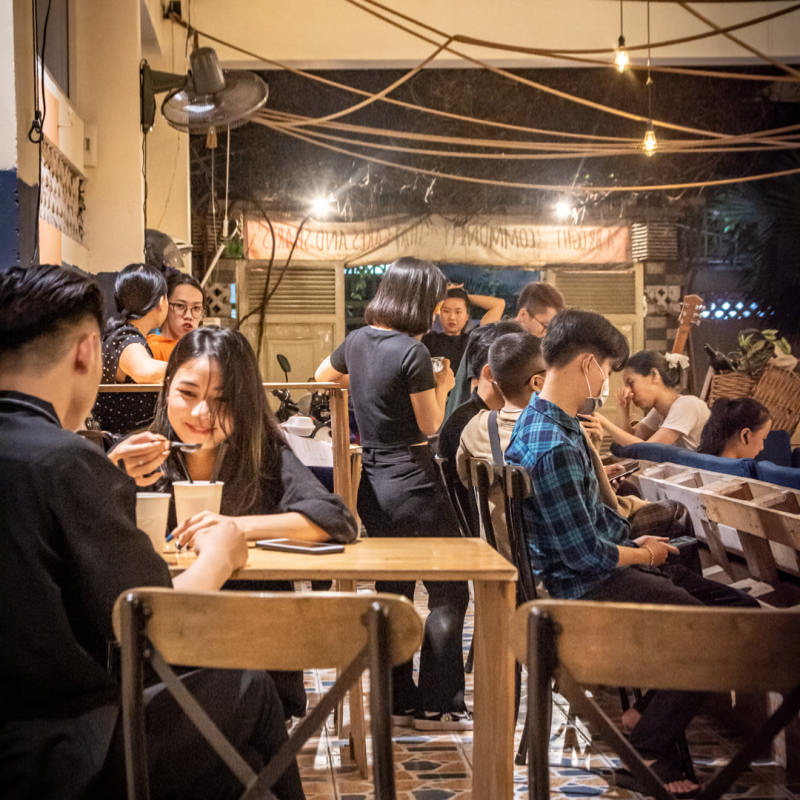 Sắp xếp chỗ ngồi quá chật làm giảm trải nghiệm của khách hàng