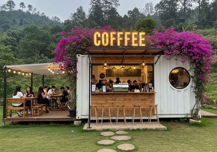 Quán container kết hợp với thiên nhiên