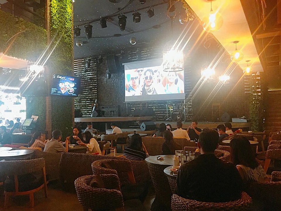 Thiết kế quán cafe phim