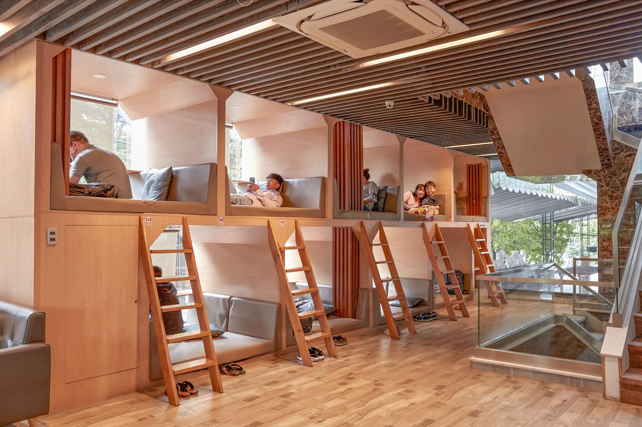 Quán cafe giường nằm