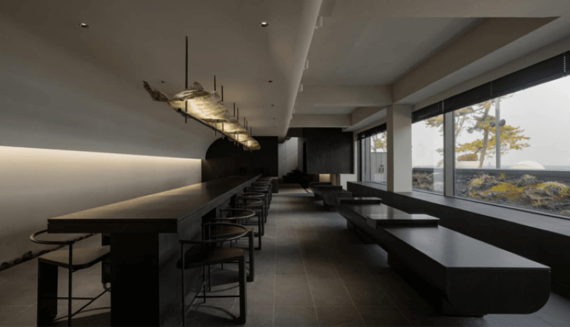 Mô hình quán cafe nhà ống nằm ở khu vực đông dân cư, chi phí mặt bằng thấp hơn và khả năng cải tạo linh hoạt