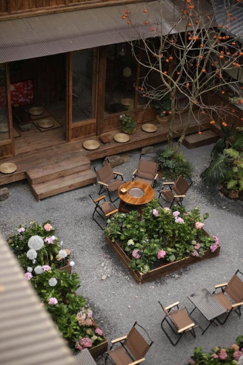 Quán cafe sân vườn phong cách Nhật Bản tạo cảm giác gần gũi như bước vào khu vườn trong các bộ phim cổ điển