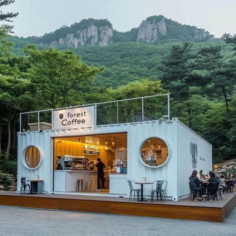 Mẫu quán cà phê tiền chế từ container nổi bật với kiểu dáng độc đáo, dễ dàng lắp đặt và di chuyển 