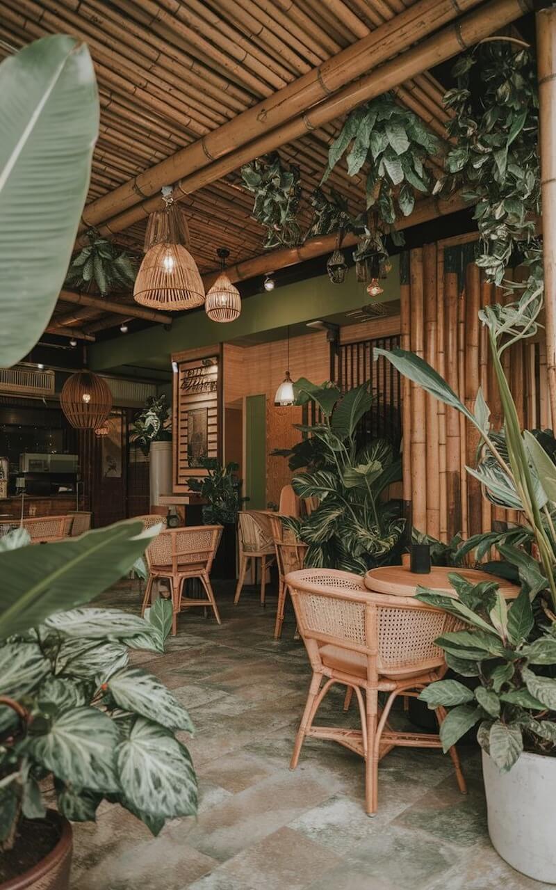 Đồ nội thất của quán cafe phong cách Tropical được làm từ chất liệu tự nhiên là mây, tre,... kết hợp với kỹ thuật đan lát thủ công vừa tạo ra những món đồ nội thất nhẹ nhàng, thanh thoát vừa mang lại cảm giác thư thái cho khách hàng