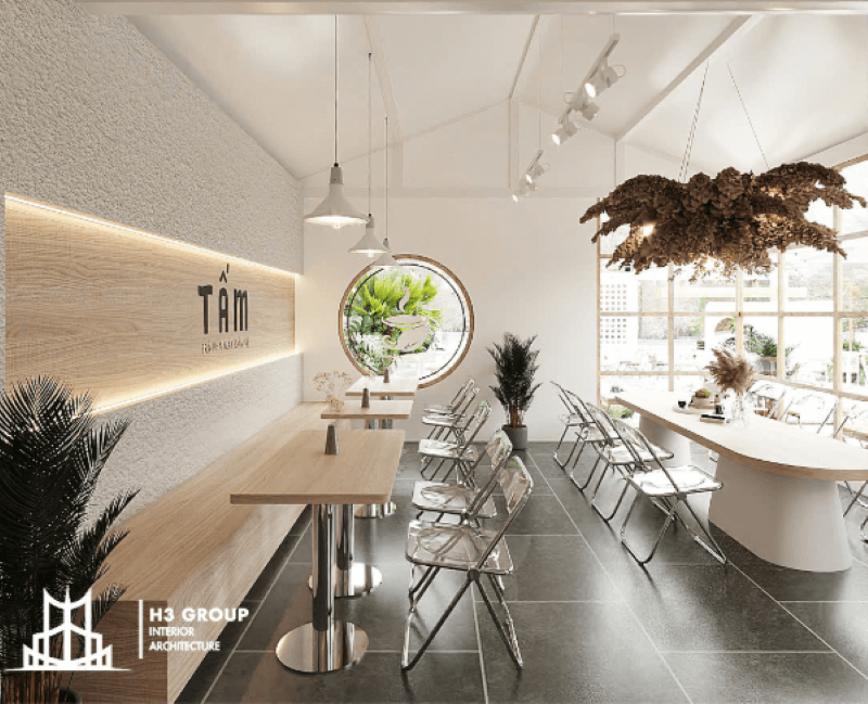 Dự án Tấm Coffee do H3 Group thực hiện sử dụng kiểu trần để lộ kết cấu khung thép với mái dốc, dầm lớn và xà gồ, tạo nên vẻ đẹp hiện đại, cá tính cho không gian, đồng thời giúp tiết kiệm chi phí thi công