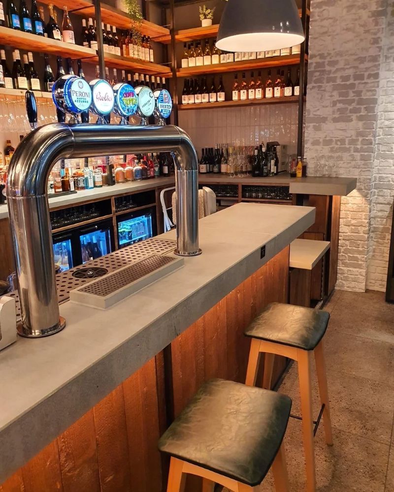 Thiết kế bền chắc, chi phí hợp lý, quầy bar bê tông mài phù hợp nhiều mô hình cafe hiện nay