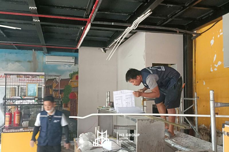 Không gian thi công hẹp, hạn chế giờ giấc
