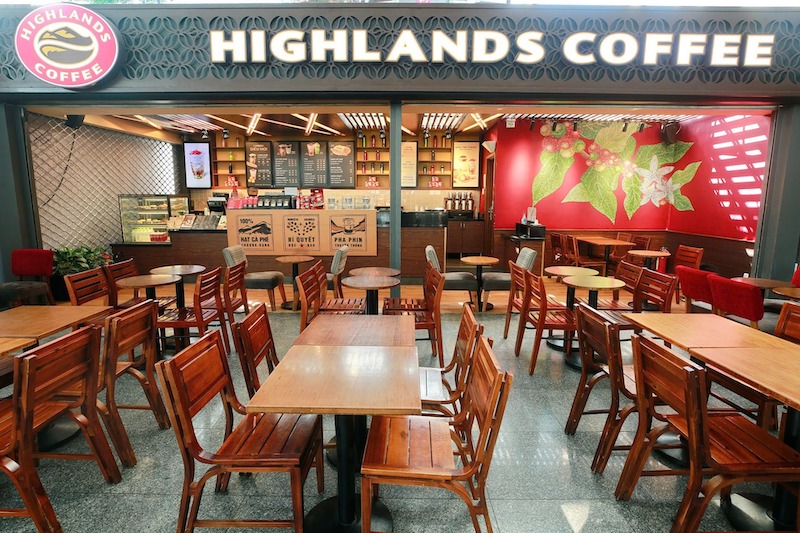 Tùy vào vị trí và mặt bằng mà các chi nhánh của Highlands Coffee biến tấu không gian cho phù hợp với khách hàng