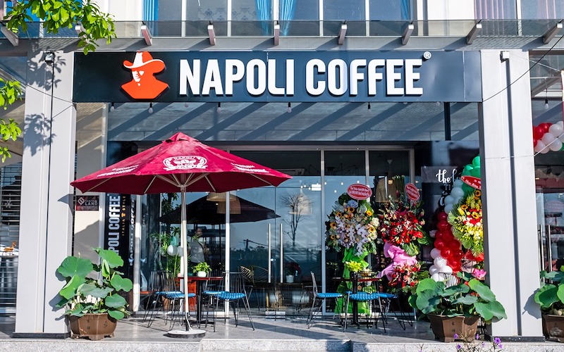 Những sai lầm thường gặp khi đồng bộ chuỗi cafe đó là rập khuôn cứng nhắc, tiết kiệm không đúng chỗ, chỉ chú trọng phần nhìn và thiếu tiêu chuẩn rõ ràng