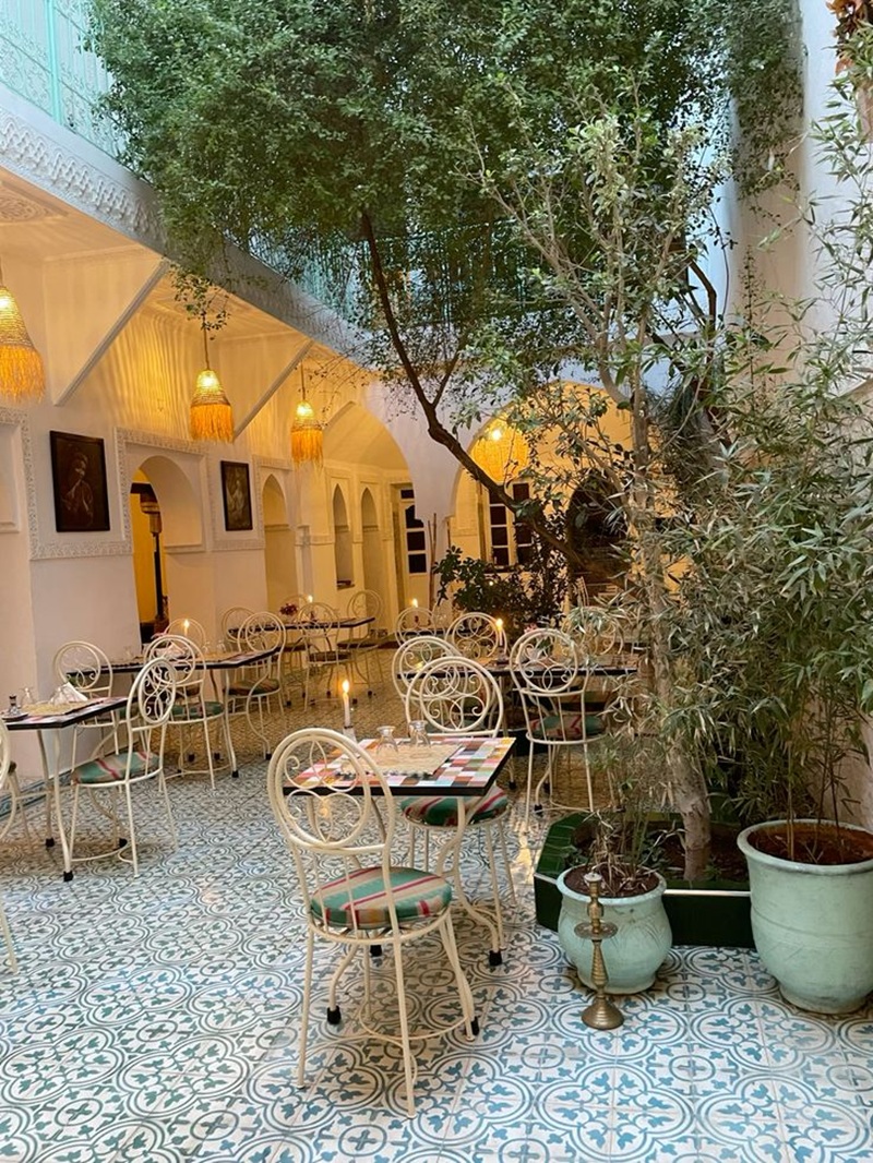 Quán cafe phong cách Boho nổi bật với không gian tự do, phóng khoáng và đầy màu sắc