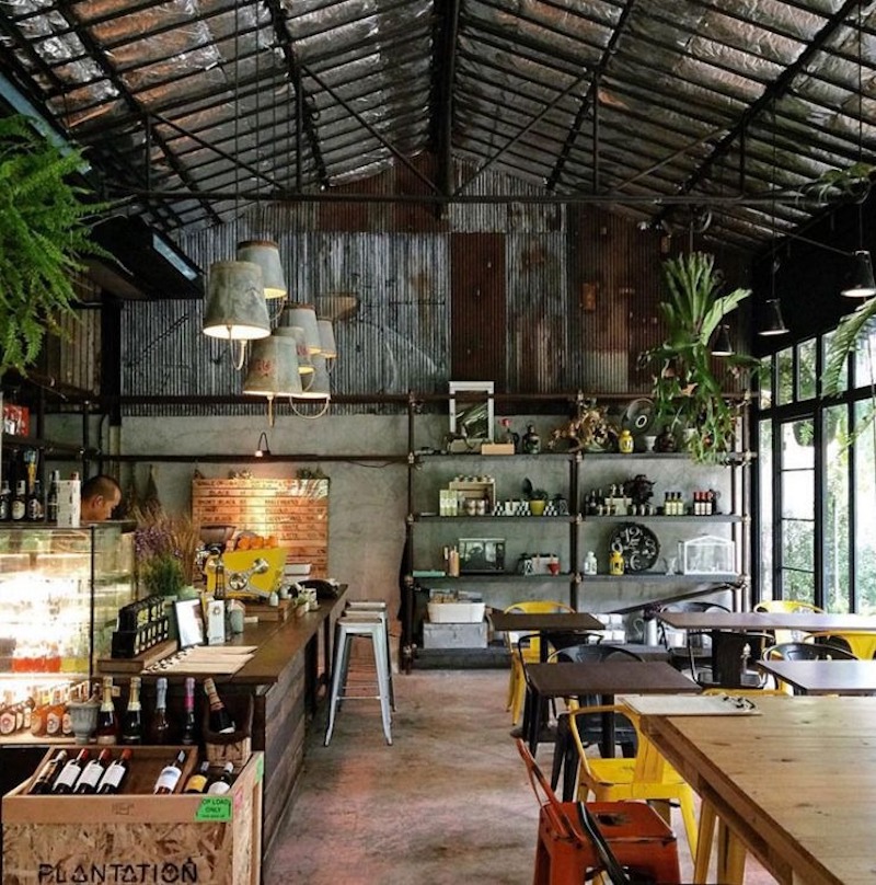 Thiết kế quán cafe vintage kiểu bình dân rất thích hợp cho quán nhỏ trong ngõ hoặc khu dân cư đông đúc