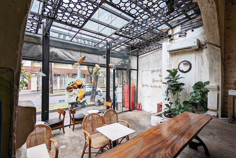 Một quán cafe bình dân dù nhỏ nhưng sạch sẽ và gọn gàng vẫn dễ dàng thu hút khách hơn so với một không gian cầu kỳ nhưng thiếu sự chăm chút