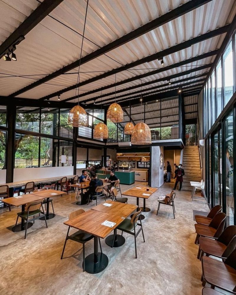 Để giải quyết vấn đề nóng, chủ đầu tư nên sử dụng vật liệu cách nhiệt, lắp mái phản nhiệt và hệ thống thông gió hoặc điều hòa hiệu quả 