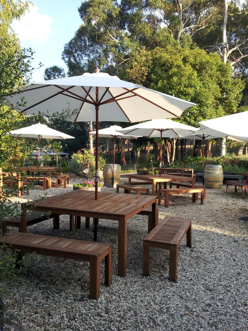 Thiết kế quán cafe ở nông thôn kết hợp sân vườn cây xanh tạo không gian thoáng mát, dễ chịu 