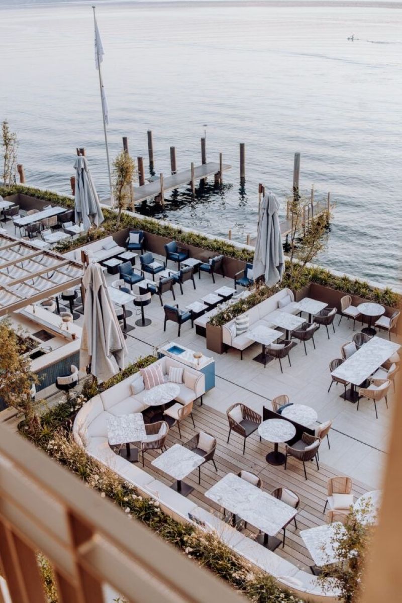 Thiết kế bến thuyền nhỏ mang lại trải nghiệm thú vị cho khách, vừa uống cafe vừa có thể ngắm thuyền trôi lững lờ