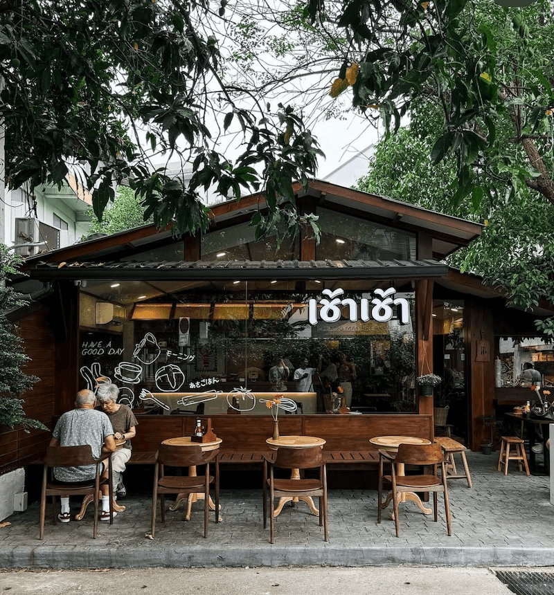 Thiết kế quán cafe phong cách Nhật được ưa chuộng vì mang lại không gian tối giản, tinh tế và thư giãn, tạo trải nghiệm độc đáo cho khách hàng