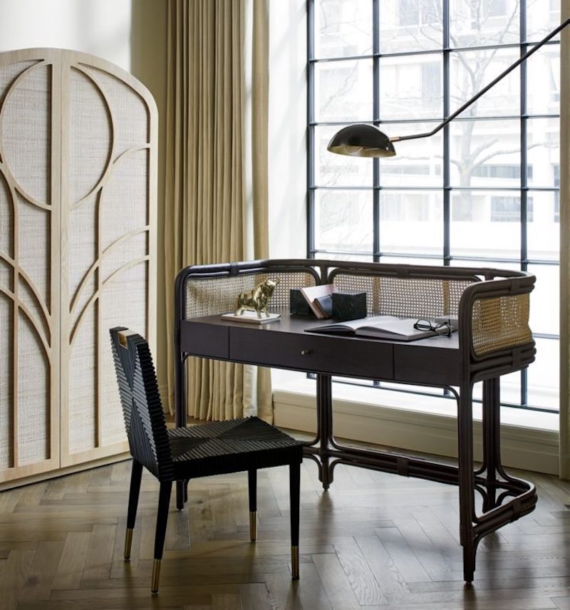 Thiết kế văn phòng phong cách Indochine sử dụng họa tiết Đông Dương và decor tinh xảo, vừa trang nhã vừa thể hiện chiều sâu văn hóa 