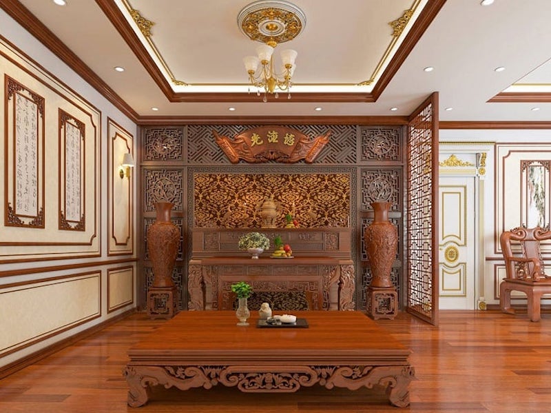Nội thất tân cổ điển sử dụng màu gỗ tự nhiên kết hợp chi tiết mạ vàng, giúp phòng thờ vừa sang trọng vừa giữ nét cổ điển tinh tế