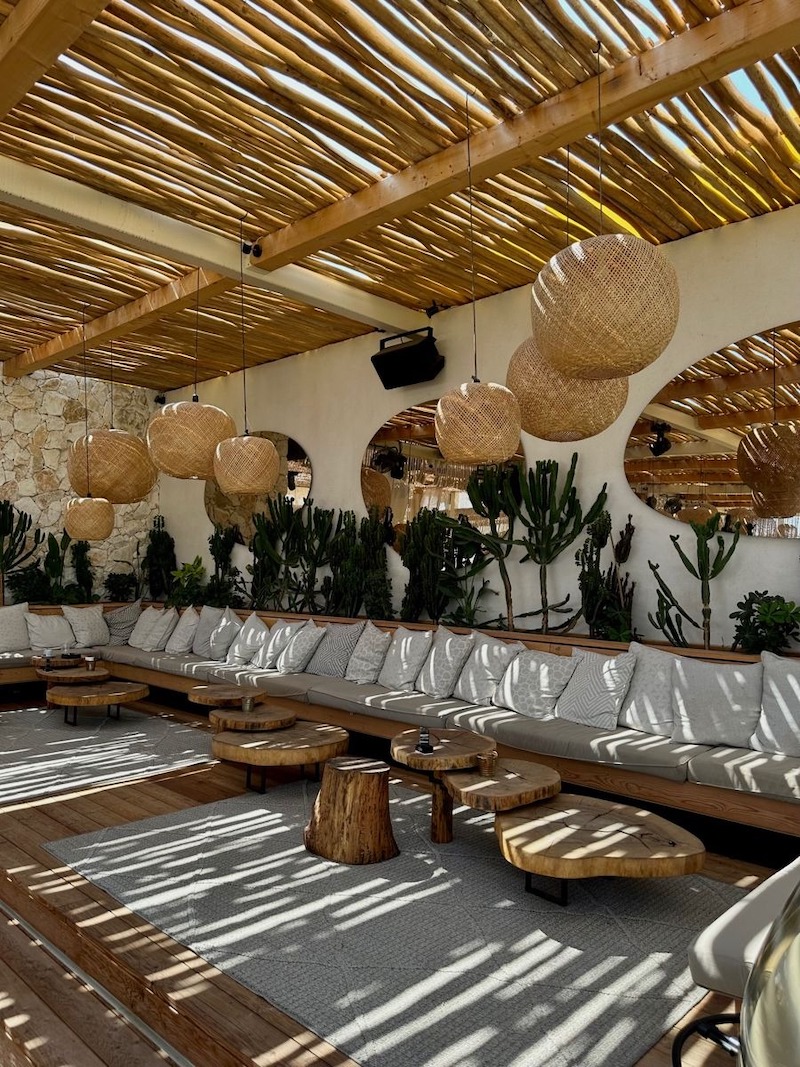 Thiết kế quán cafe bằng tre phong cách sinh thái tận dụng tối đa ánh sáng và gió trời để giảm thiểu năng lượng nhân tạo