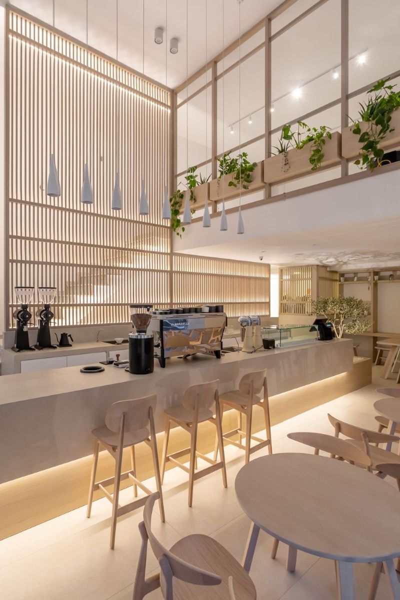 Thiết kế quán cafe văn phòng phong cách hiện đại mang đến không gian tối giản nhưng vẫn sang trọng.