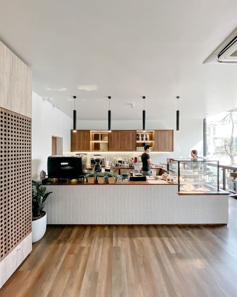 Thiết kế quán cafe văn phòng phong cách Scandinavian (Bắc Âu) giúp không gian trở nên ấm cúng và thoáng đãng hơn