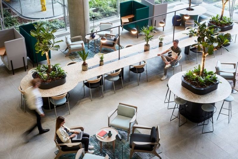 Thiết kế quán cafe văn phòng phong cách Hybrid/Đa chức năng giúp doanh nghiệp dễ dàng tổ chức họp nhóm hoặc sự kiện nhỏ