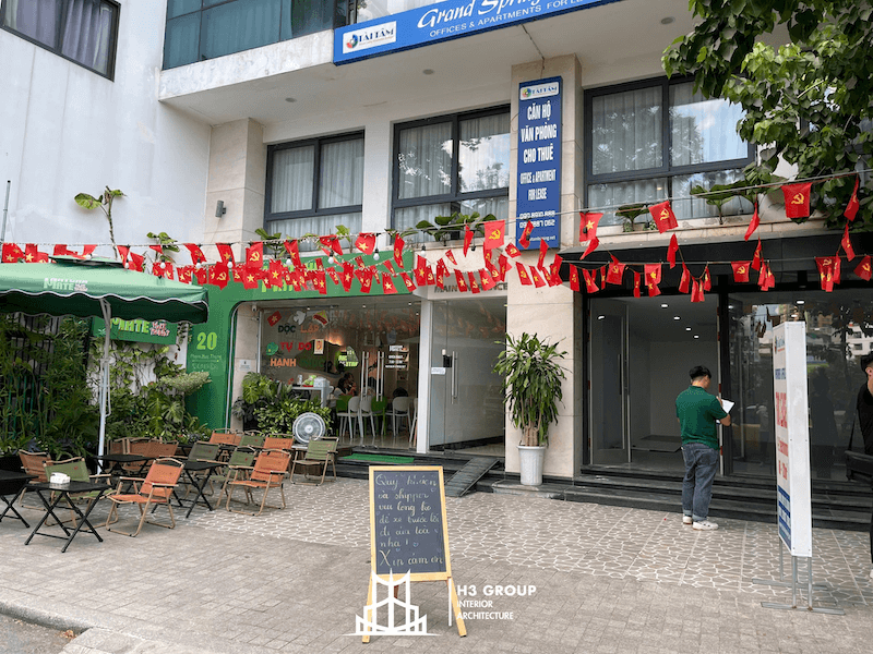 Nghiên cứu thị trường và đối thủ cạnh tranh để hiểu xu hướng, định vị quán và tối ưu trải nghiệm khách hàng 