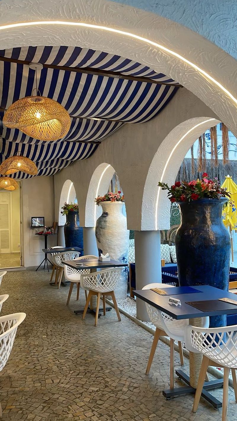 Thiết kế cà phê tạo cảm giác nghỉ dưỡng, giúp khách hàng thư giãn như đang ở bên bờ biển 