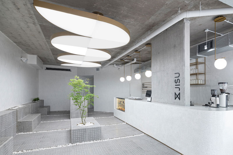 Nội thất trong quán cafe phong cách hiện đại tối giản thường có đường nét gọn gàng, đa công năng và dễ di chuyển