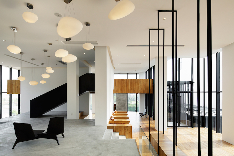 Khách sạn phong cách hiện đại tối giản gây ấn tượng bởi không gian thanh lịch, yên tĩnh và đầy tính thư giãn