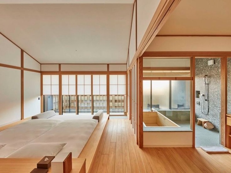 Thiết kế khách sạn, resort phong cách Nhật Bản kết hợp bảng màu trung tính nhẹ nhàng, tạo cảm giác dễ chịu và thư thái cho khách lưu trú 