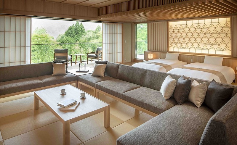 Thiết kế khách sạn, resort phong cách Nhật Bản tận dụng ánh sáng tự nhiên và ánh sáng dịu, làm nổi bật chất liệu và không gian mở 