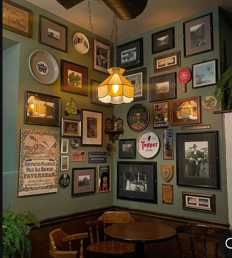 Quán cafe Retro cổ điển là nơi lý tưởng cho những ai yêu thích sự yên tĩnh, hoài cổ và phong cách sống chậm