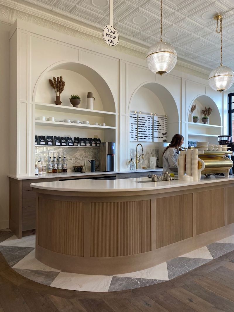 Thiết kế quán cafe phong cách tân cổ điển hiện đại phù hợp cho những ai yêu thích không gian sang nhưng vẫn nhẹ nhàng, thoải mái