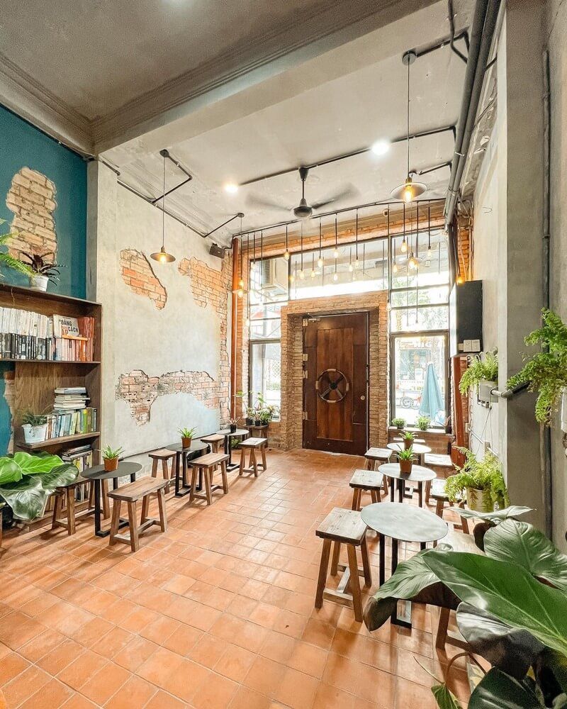 Thiết kế quán cafe phong cách cổ thường được ưa chuộng bởi khả năng mang lại cảm giác thân quen, gần gũi và đậm chất nghệ thuật