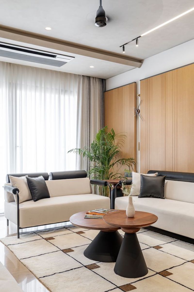 Màu sắc chủ đạo của thiết kế nội thất hiện đại là các gam trung tính như trắng, xám, ghi, be, đen, kết hợp điểm nhấn màu sắc để tạo sự hài hòa và tinh tế