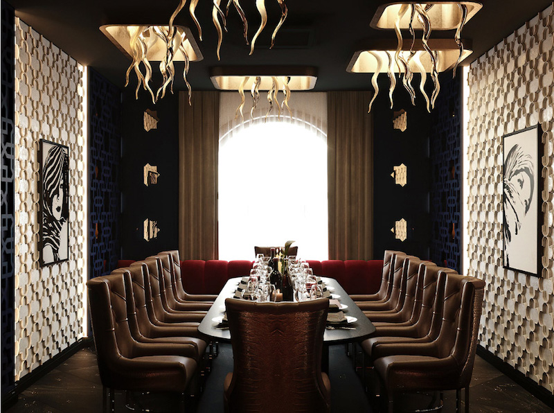 Thiết kế phòng ăn VIP cho nhà hàng Việt thường kết hợp ánh sáng vàng ấm tạo cảm giác thoải mái cho các buổi họp mặt gia đình