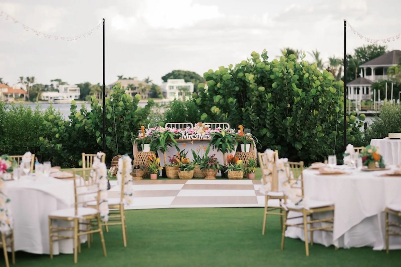 Phong cách Bohemian giúp tiệc cưới ngoài trời trở nên trẻ trung, gần gũi và đầy cá tính