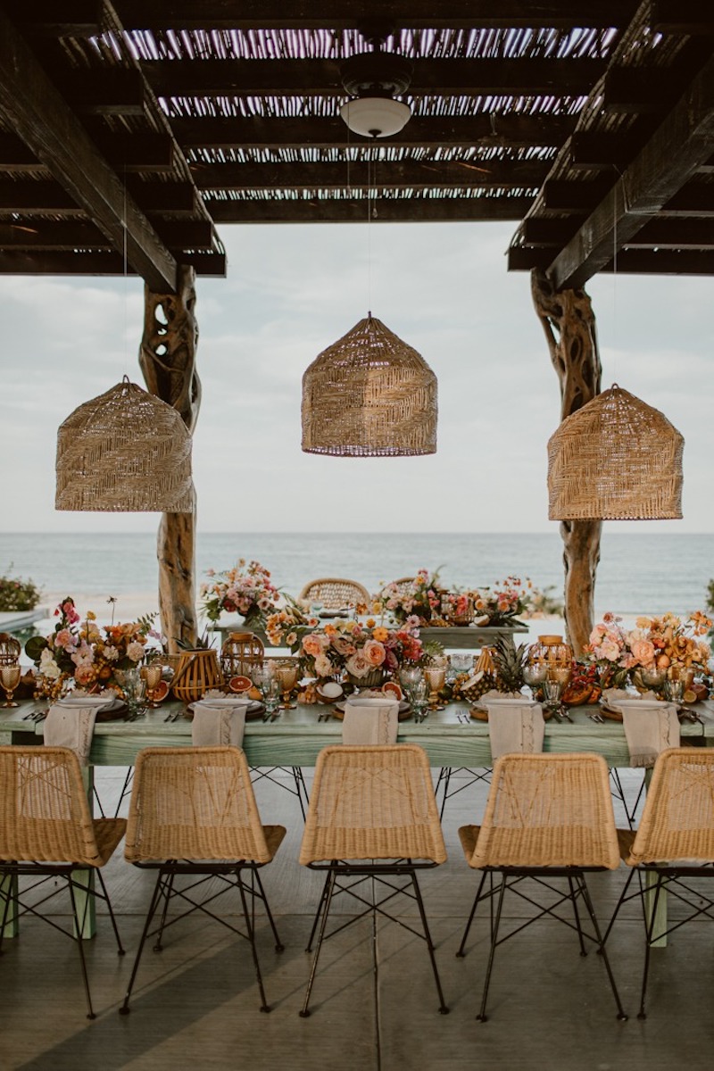 Không gian Tropical thường được bố trí mở, thoáng và hòa hợp với ánh sáng tự nhiên để tăng sự tươi mới 