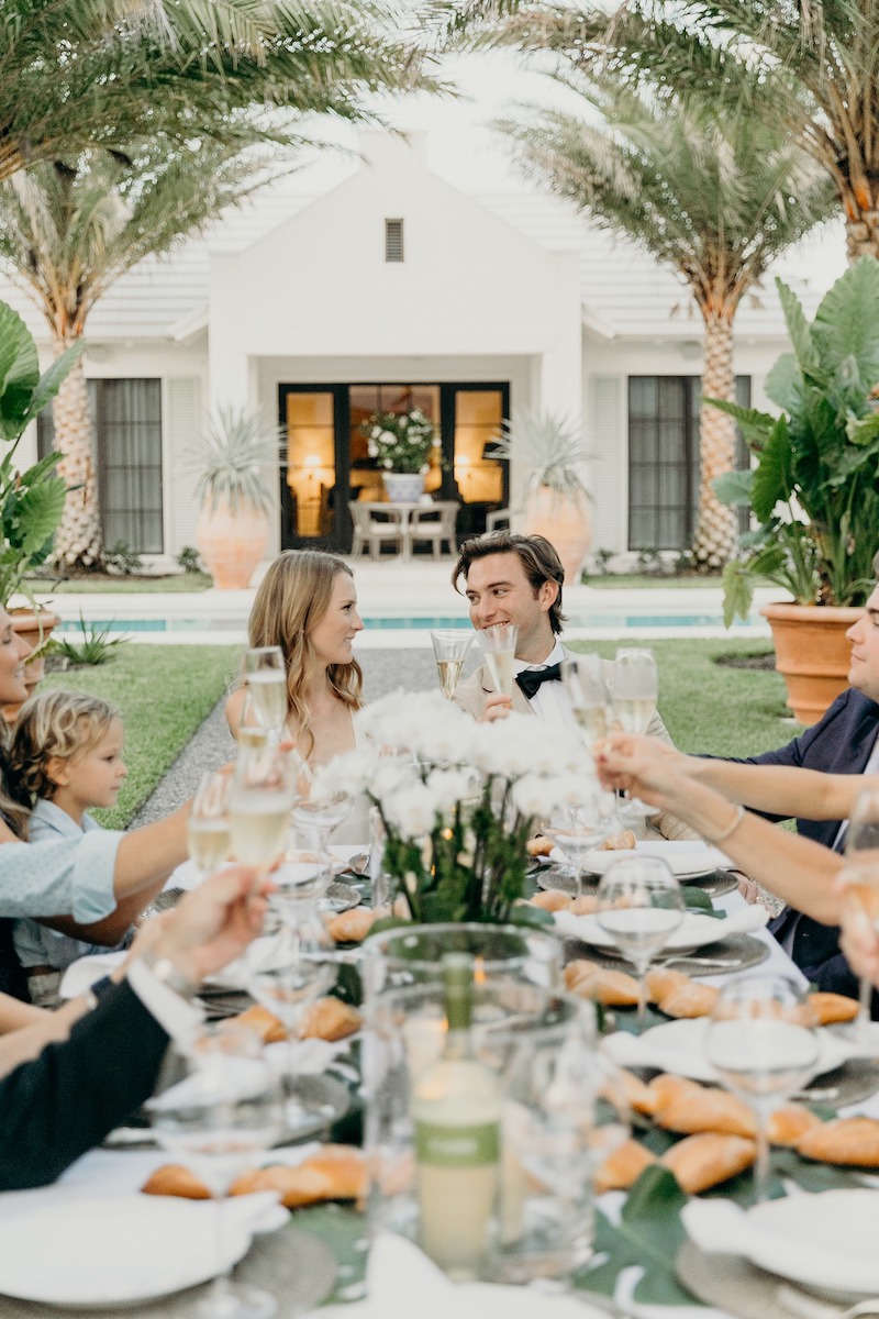 Không gian Tropical tạo sự thoải mái cho khách mời nhờ ánh sáng tự nhiên, gió thoáng và các khu nghỉ ngơi ngoài trời